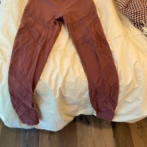 Lululemon Wunder Under 6